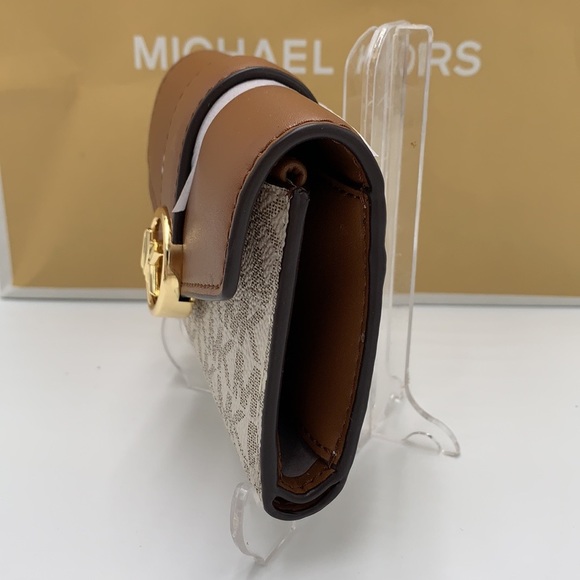 NWT MICHAEL KORS CARMEN MEDIUM FLAP BIFOLD WALLET VANILLA SIGNATURE COLOR - Picture 9 of 13